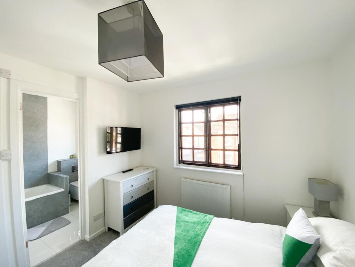 Harbourside House - Great Location - Parking - 2 En-Suites - Sleeps 5 Plus 1 Poole Eksteriør billede