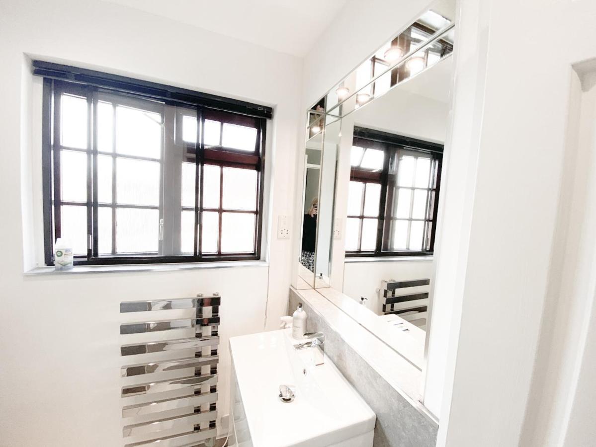 Harbourside House - Great Location - Parking - 2 En-Suites - Sleeps 5 Plus 1 Poole Eksteriør billede